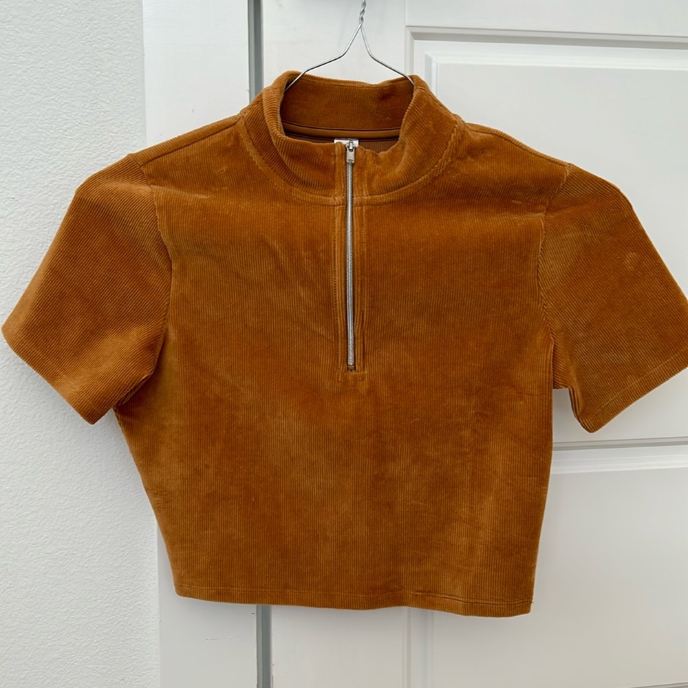ALO YOGA | quarter zip mock neck corduroy crop top | color: toffee | size small